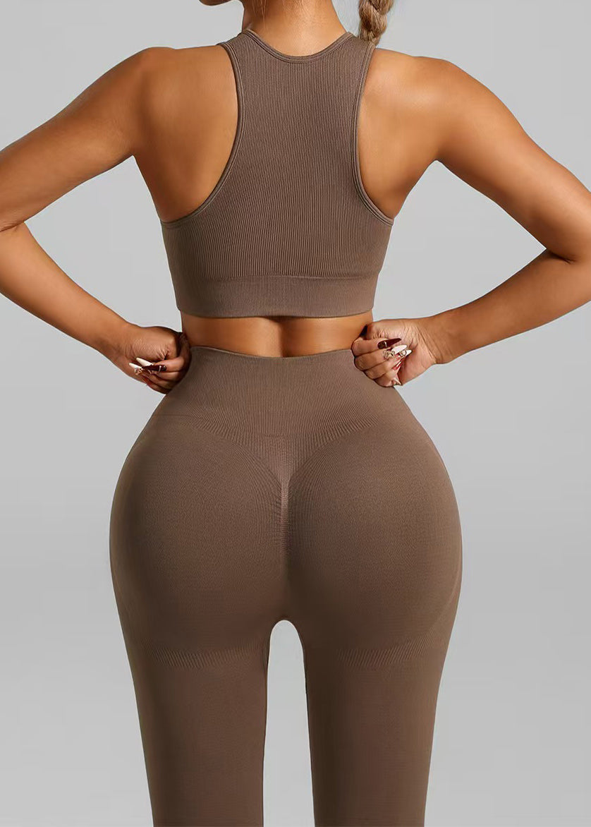 Slim Fit Coffee Solid Sports Bra And Seamless Yoga Pants Set